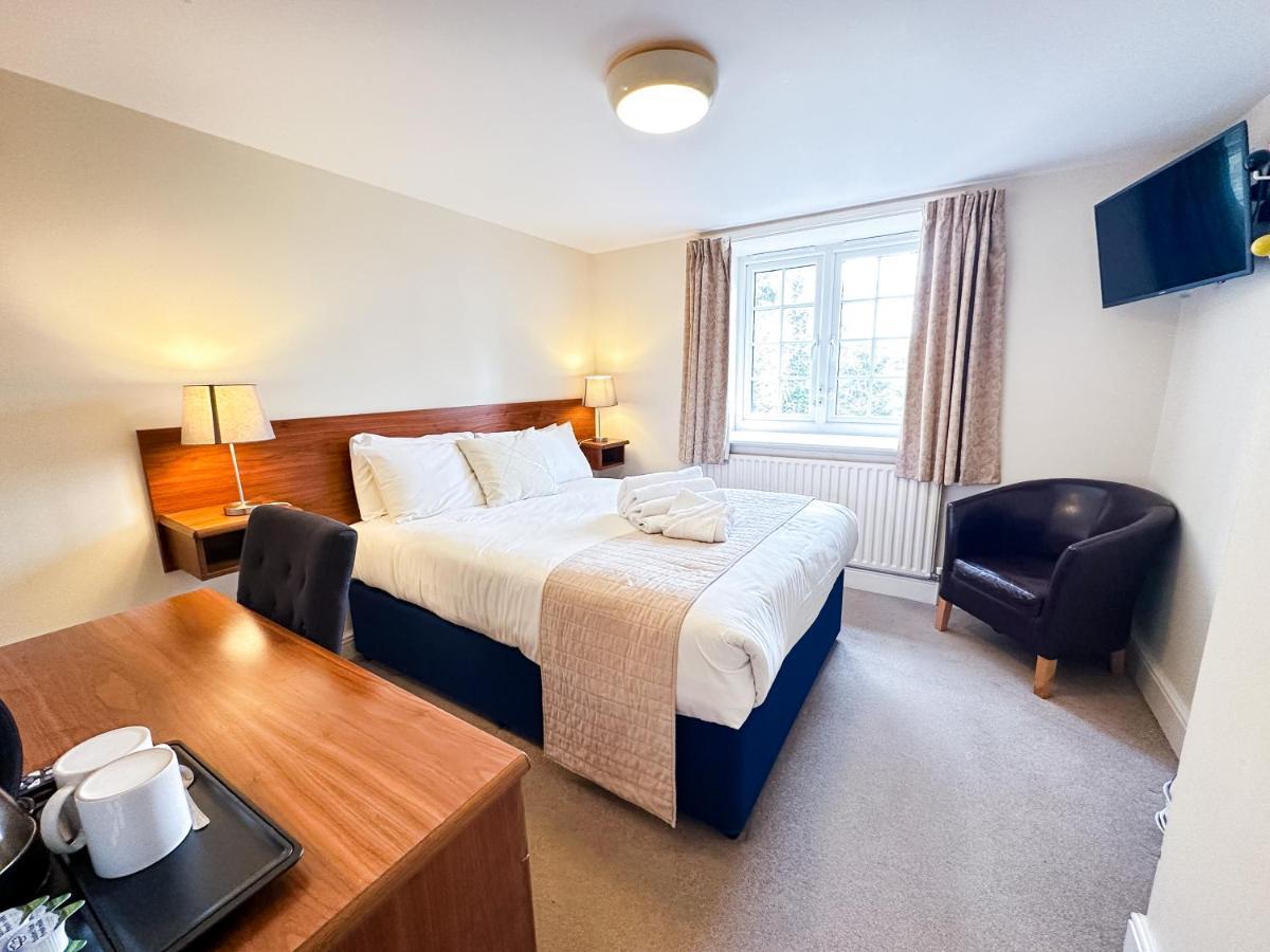 The Angel Hotel Alton  Bagian luar foto