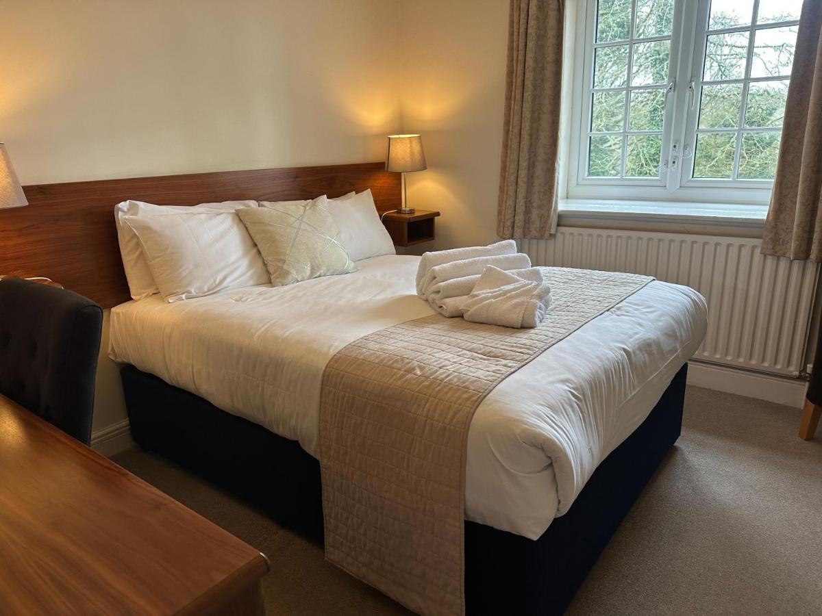 The Angel Hotel Alton  Bagian luar foto