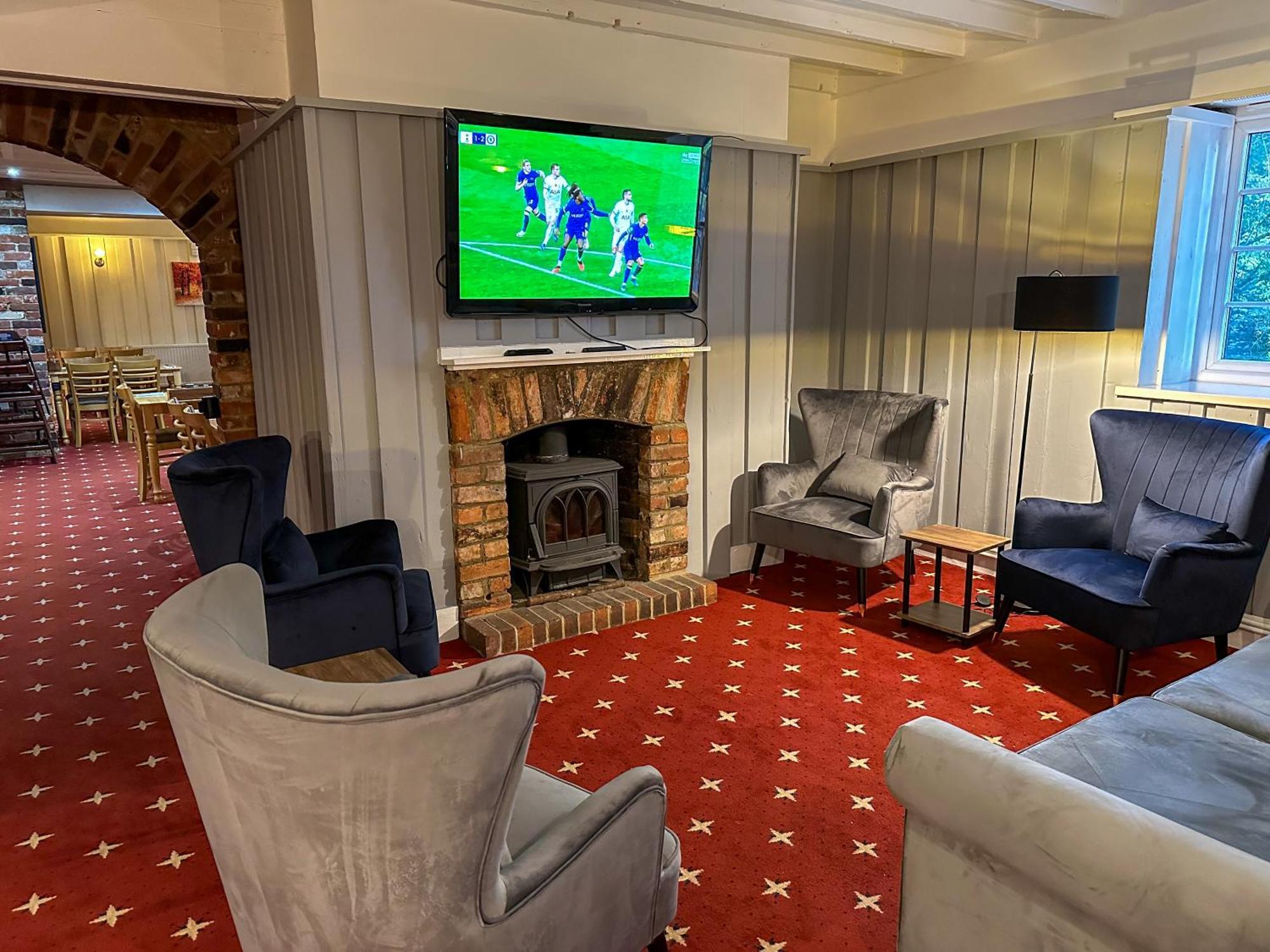 The Angel Hotel Alton  Bagian luar foto